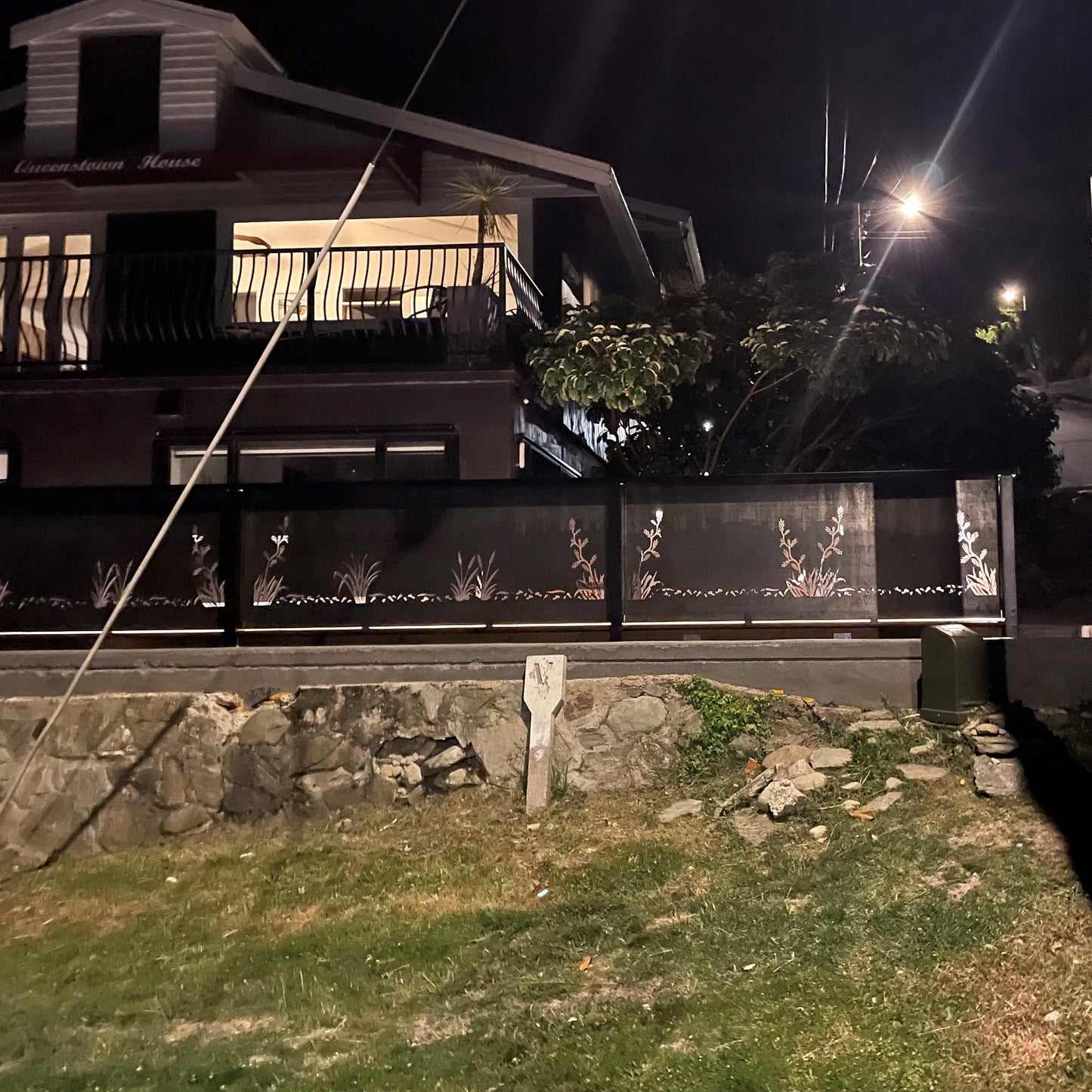 Flax 2 - Kiwi Bush Collection of Balustrades ( 1735 x 1100 mm )