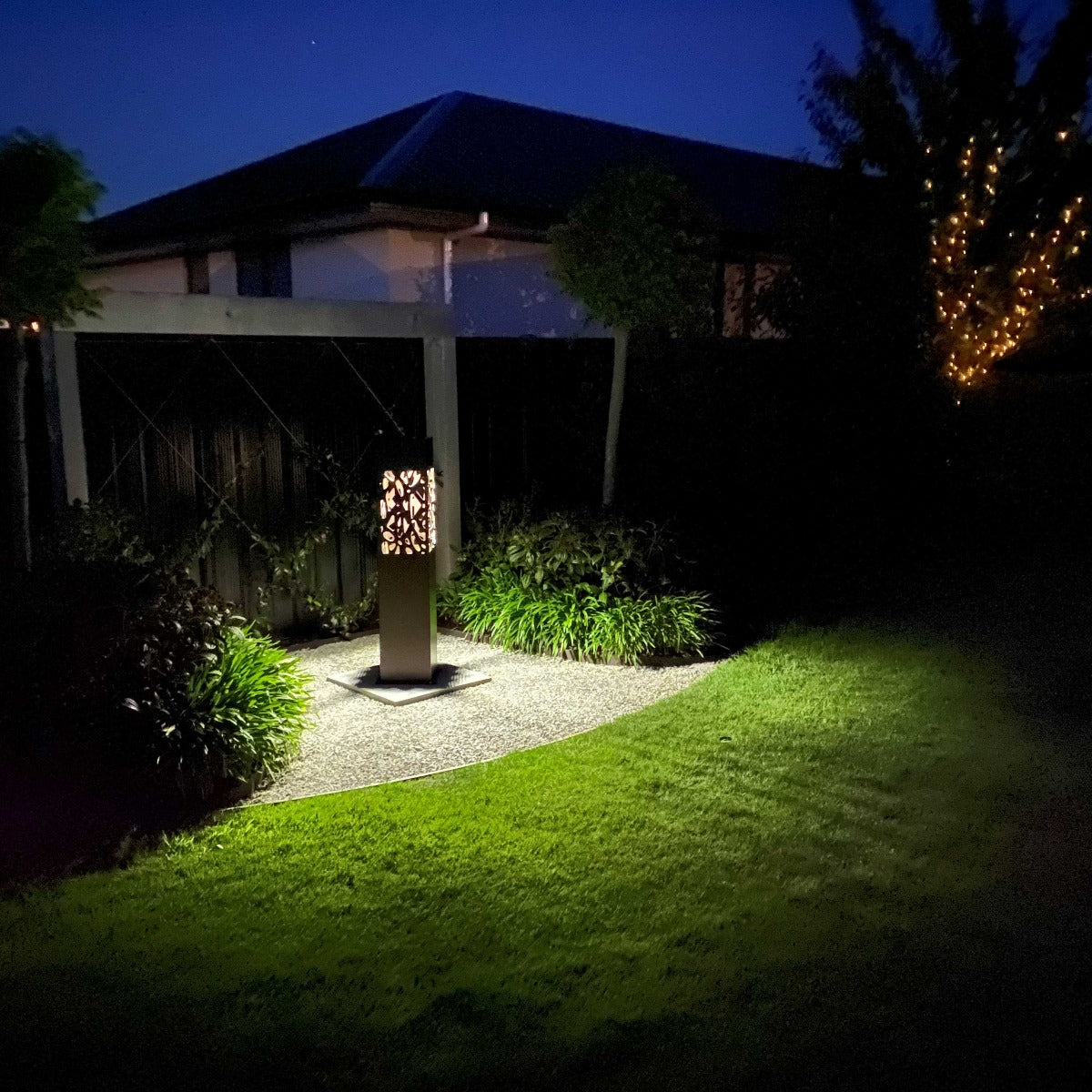 Garden Powder Coated Bollard & Light Pillar- Net ( Bonus Solar LED Light )