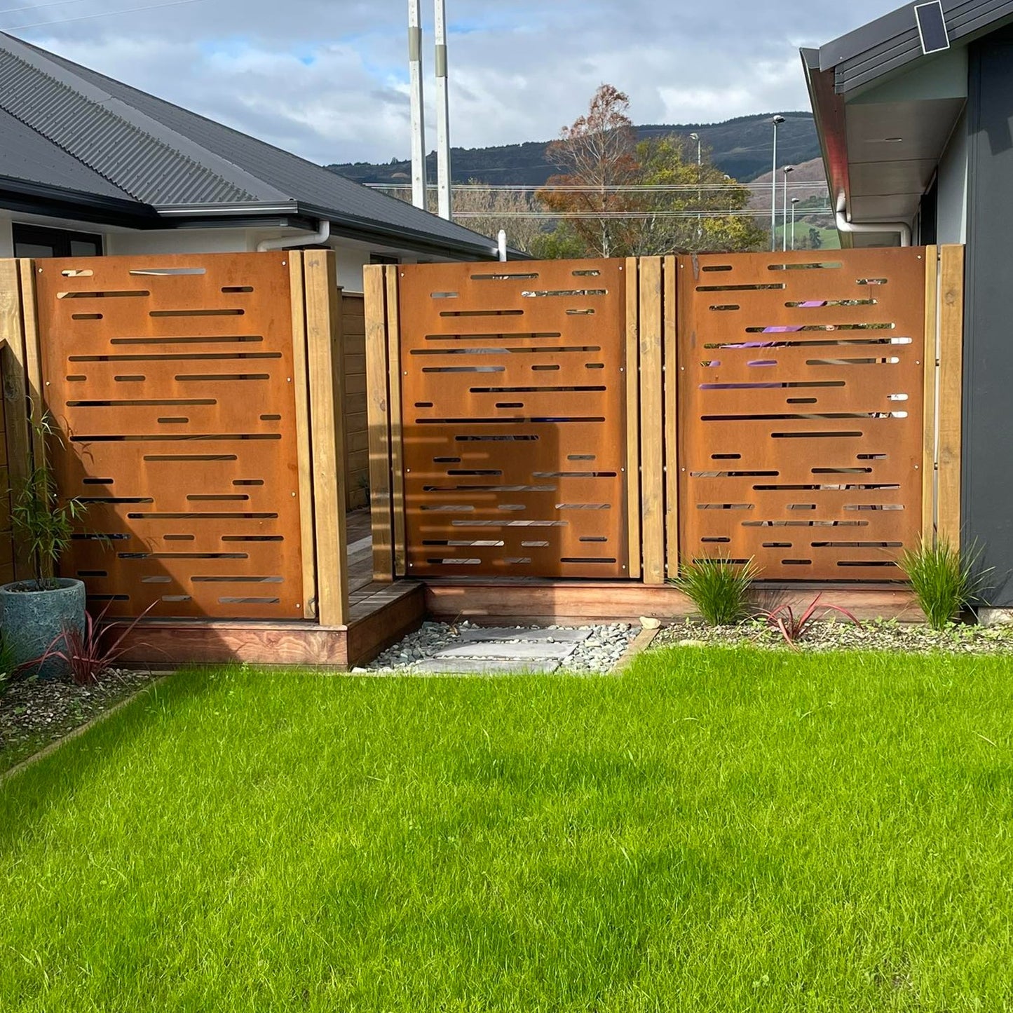 Corten Steel & Aluminium Fence Panel - Horizontal Lines